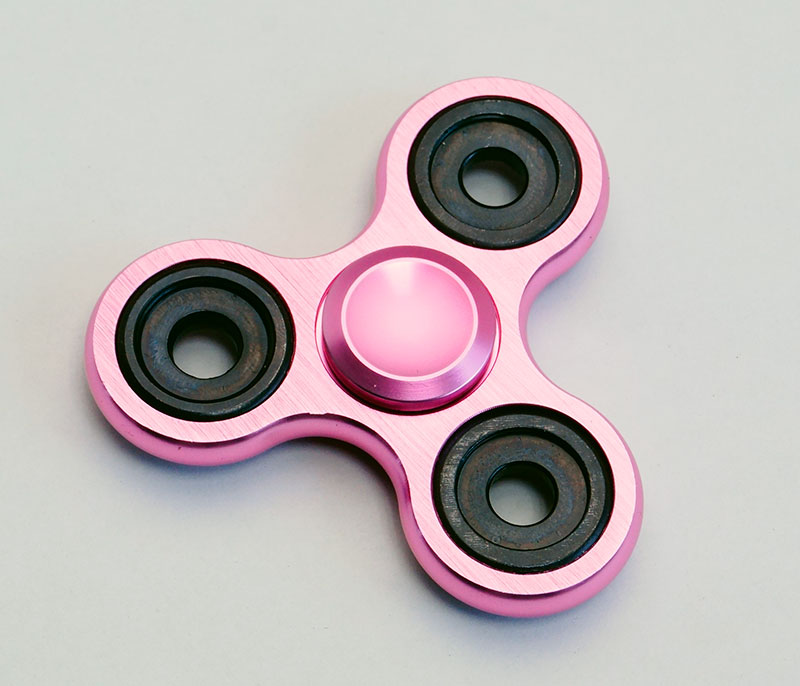 ハンドスピナー Hand Spinner トライタイプ(3枚羽) メタリックピンク